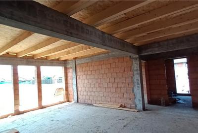 Casa la 15 minute de Brasov, DJ 112A, la rosu sau finalizata - 2