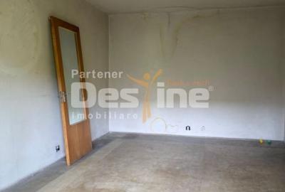 Apartament cu 4 camere decomandat în Rahova - 2