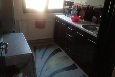 Casă cu 6 camere cu Teren 500 Mp în Frumușani - 4
