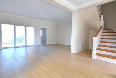 Duplex cu 5 camere cu Canalizare în Moșnița Nouă - 3