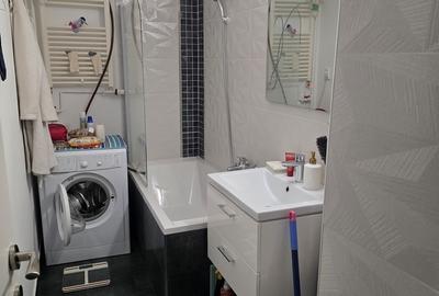 Garsonieră decomandată în Baba Novac