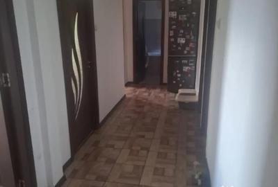 Apartament cu 3 camere decomandat în Centrul Civic