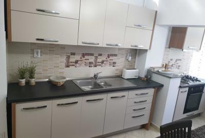 Apartament cu 3 camere decomandat în Obcini - 1