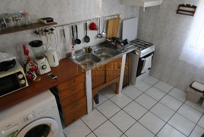 3 camere, clima, bloc anvelopat, Str. Cosminului - Girocului. - 22