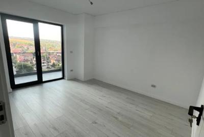 Apartament cu 3 camere decomandat în Nicolina - 18