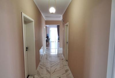 Casă cu 4 camere cu Garaj în Hălchiu - 2