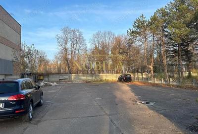 Spațiu comercial, de 900 mp, în Central - 3