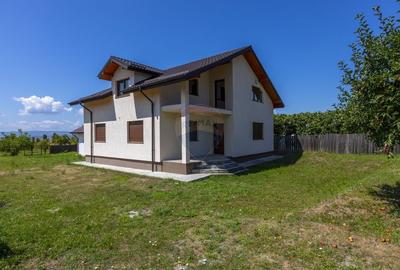 Casa / Vila P+M cu 5 camere si teren generos, sat Bijghir, Buhoci - 6