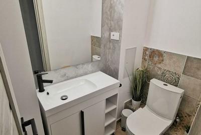 Apartament cu 3 camere decomandat în Gorjului - 2