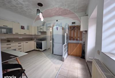 Apartament cu 3 camere în Central - 2