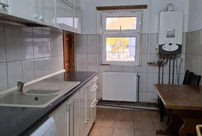 Apartament 4 camere, etaj 1, 2bai - 2