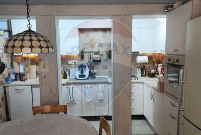Casă cu 4 camere cu Teren 180 Mp în Central - 11