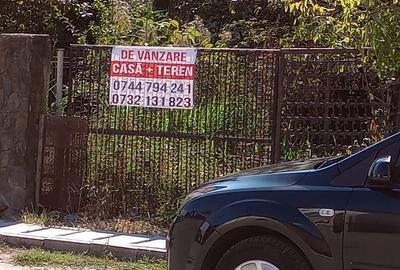 Casă cu 4 camere cu Teren 1400 Mp în Central - 2