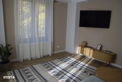 Casă cu 4 camere cu Teren 600 Mp în Central - 2