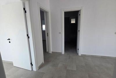 Casă cu 3 camere cu Teren 400 Mp în Hemeiuș - 5