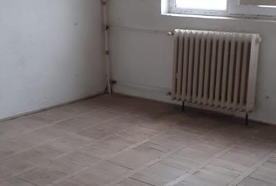 Apartament cu 2 camere decomandat în Km 5 - 3