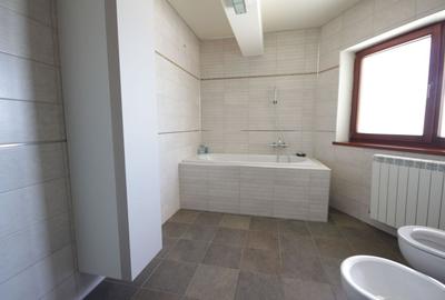 O casa deosebita cu Piscina - 21