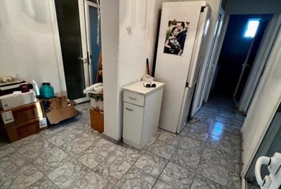 Apartament cu 3 camere in Micro 18 - 12