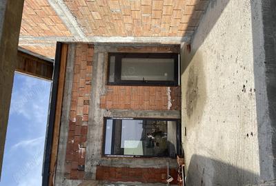 Vind duplex la rosu la iesirea din Sanpetru spre Bod,dupa Centrul medical Maria - 8