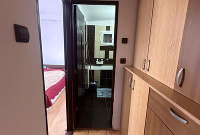 Apartament cu 2 camere semidecomandat în Micro 4 - 6
