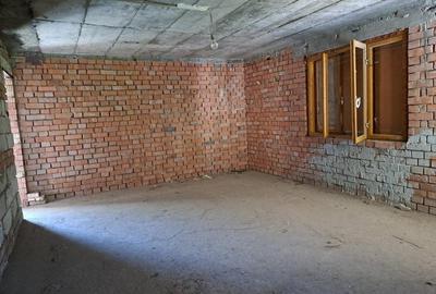Casă cu 9 camere cu Teren 2375 Mp în Central - 19