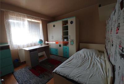 Apartament cu 4 camere decomandat în Central - 3