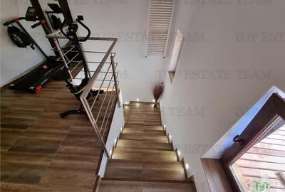 2 case  la pret de una in Valu lui Traian - 11