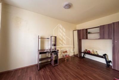 Apartament 2 camere , semidecomandat, 37mp utili, et.4/4, zona Sagului - 1