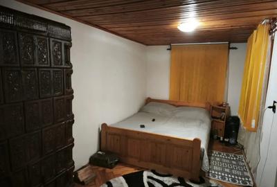 Casă cu 3 camere cu Teren 900 Mp în Central - 2