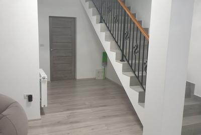 Casă cu 4 camere cu Teren 493 Mp în Central - 1