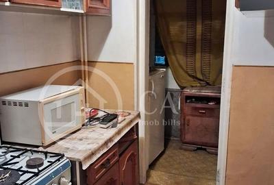 Garsonieră decomandată în Decebal