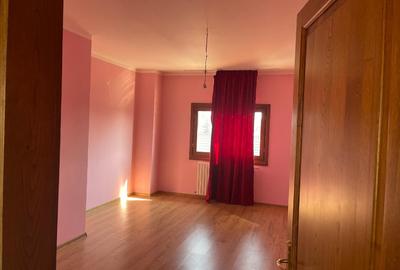 Casă cu 5 camere cu Teren 500 Mp în Est - 3