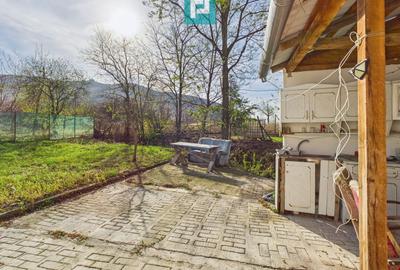 Casuță cu priveliște panoramică spre Cetatea Șiria - 22