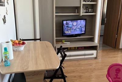 Apartament cu 2 camere nedecomandat în Mihai Bravu