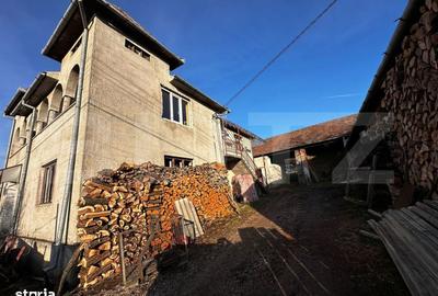 Casă cu 4 camere cu Teren 2500 Mp în Meseșenii de Jos - 1