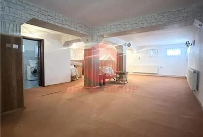 Casă cu Canalizare în Ovidiu