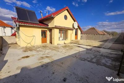 Casă cu 4 camere cu Canalizare în Ultracentral - 2