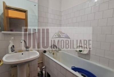 Apartament 1 camera , 2 minute de UMF - 5