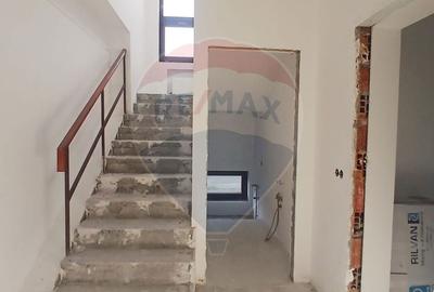 Casă cu 4 camere în Samurcași - 10
