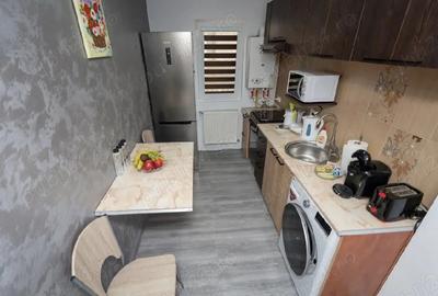 Garsonieră decomandată în Titan - 2