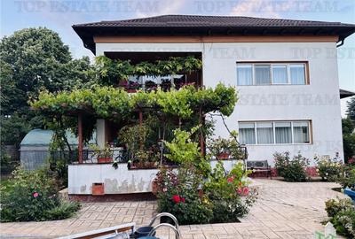 Vila de exceptie 6 camere 450 mp utili, 1000 mp teren, pisci