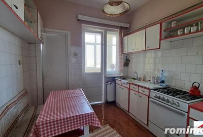Apartament cu 3 camere decomandat în Central - 3