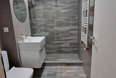 Apartament decomandat în Noua - 7