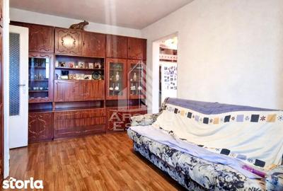Apartament cu 2 camere semidecomandat, mobilat în Aurel Vlaicu