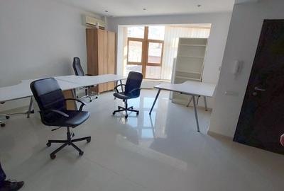 Casă cu 4 camere cu Garaj în P-ța Victoriei - 4