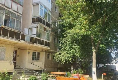 Vand garsoniera confort I etajul 1 UTA , Lebada - 1