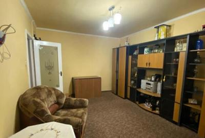 Apartament decomandat 2 camere, 45 mp + balcon, etaj 6/8, zo - 1