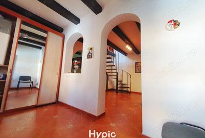 Casa cu mansarda de vanzare - 1