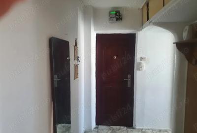 Vand apartament 2 camere , zona J-uri Craiovei