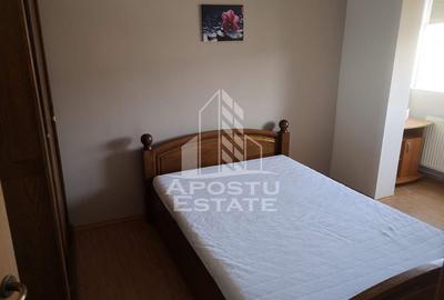 Apartament cu 3 camere semidecomandat, mobilat în Circumvalațiunii - 1